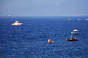 Bodrum a&ccedil;ıklarında d&uuml;zensiz g&ouml;&ccedil;menleri taşıyan tekne battı