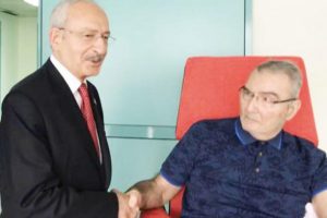 Kılı&ccedil;daroğlu, Deniz Baykal'ı ziyaret etti