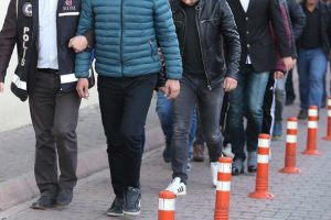 FET&Ouml;'n&uuml;n askeri mahrem yapılanmasına operasyon: 47 g&ouml;zaltı
