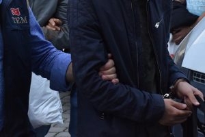 &Uuml;&ccedil; ilde ByLock operasyonu: 37 kişi g&ouml;zaltında