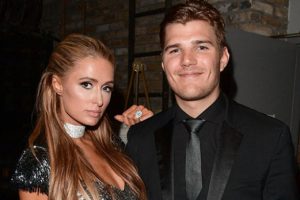Paris Hilton ve Chris Zylka ayrıldı