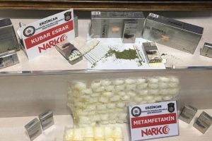 İ&ccedil; &ccedil;amaşırında uyuşturucu taşırken yakalandı