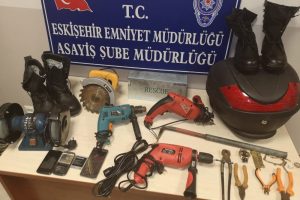 Ev ve iş yerlerinden hırsızlık ş&uuml;phelileri yakalandı