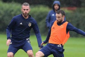 Fenerbah&ccedil;e, Trabzonspor ma&ccedil;ı hazırlıklarını s&uuml;rd&uuml;rd&uuml;