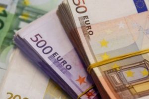 Yeni gelir kapısı refakat&ccedil;ilik! 12 bin TL maaşı var