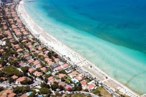 &Ccedil;eşme'nin d&uuml;nyaca &uuml;nl&uuml; plajı artık &uuml;cretsiz!