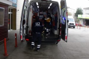 Bursa'da budama yaptığı ağa&ccedil;tan d&uuml;şt&uuml; ağır yaralandı