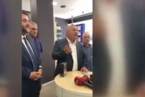 MHP'li Enginyurt: Kırdığım telefon iPhone değildi, demoydu