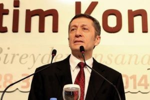 Bakan Sel&ccedil;uk, T&uuml;rk&ccedil;e sınav yapmak i&ccedil;in &ccedil;alışma başlattıklarını duyurdu