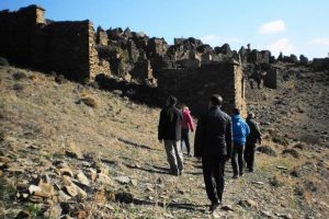 Karaburun'un tarihi k&ouml;y&uuml;nde inceleme