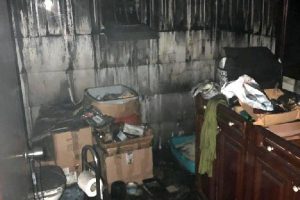 Fişte unutulan &uuml;t&uuml;, villanın &uuml;st katını yaktı