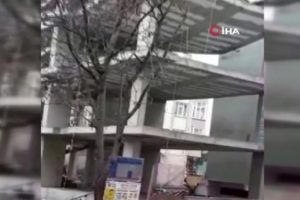 İstanbul'da inşaat halindeki bina &ccedil;&ouml;kt&uuml;!