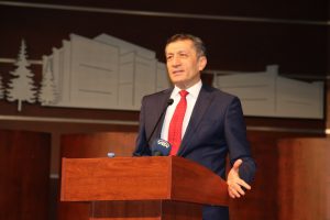 "&Uuml;niversite &ouml;ğrencileri olarak sizi farklılaştıran tek şey ders dışında yaptıklarınızdır"
