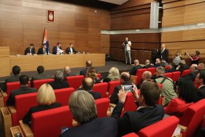 Kosova ile Sırbistan arasında vergi gerilimi s&uuml;r&uuml;yor