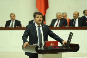 CHP'li vekil TBMM'de t&uuml;t&uuml;n yasasını g&uuml;ndeme getirdi