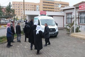 Her şey yemek yedikten sonra oldu! Anne ve &ccedil;ocukları...