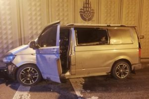 İstanbul'da bariyer dehşeti: 1 &ouml;l&uuml;