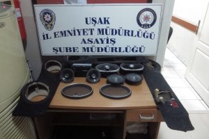 &Ccedil;alıntı malları internetten satarken yakalandı