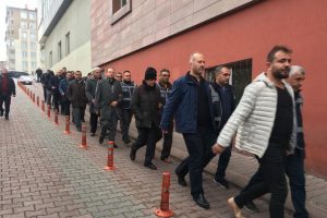 FET&Ouml;'den g&ouml;zaltına alınan 11 iş adamı hakim karşısında