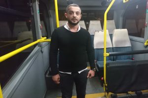 Kahraman şof&ouml;r bayılan kadını hastaneye yetiştirdi
