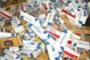 Polis ka&ccedil;ak sigaraya ge&ccedil;it vermedi!