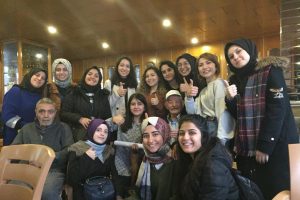 Bursa'da &ouml;ğrencilerden yaşlılara vefa