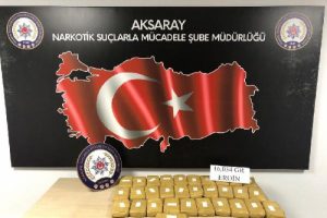 Eşi ve &ccedil;ocuklarının olduğu ara&ccedil;la yaptığı şey şoke etti