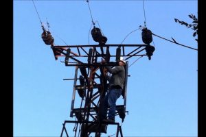 Elektrik trafosundaki arızayı gidermek istedi canından oldu
