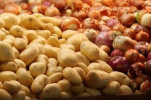 Adana sebze halinde soğanın kilosu 2,5 TL