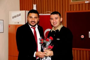 AK Parti'li gen&ccedil;ler &ouml;ğretmenleri unutmadı