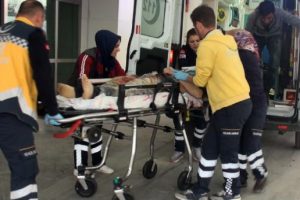 G&ouml;ğs&uuml;ne kesici alet saplanan mermer iş&ccedil;isi yaralandı