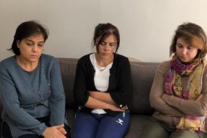 Tren kazasında yakınlarını kaybedenler kaza g&ouml;r&uuml;nt&uuml;lerini değerlendirdi
