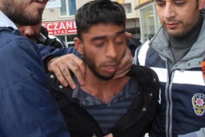 Ka&ccedil;ırdığı kız &ccedil;ocuğuyla birlikte yakalandı!