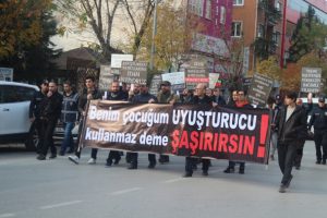 Bursa'da 'uyuşturucuya hayır' y&uuml;r&uuml;y&uuml;ş&uuml;