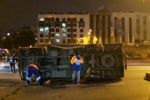 Gece yarısı akılalmaz kaza! 1 yaralı