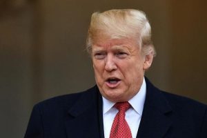 Trump'tan ABD'ye ge&ccedil;mek isteyen g&ouml;&ccedil;men konvoyuna tehdit