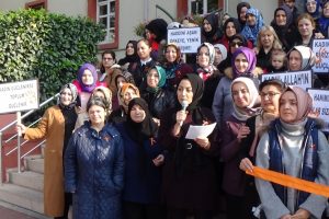 Bursa'da kadına şiddete turuncu farkındalık