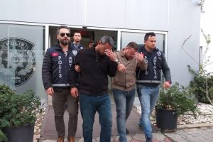 "Altınları hocaya okutalım" diyerek dolandırmışlar