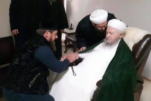 &Ccedil;e&ccedil;en lider İsmailağa cemaatini ziyaret etti