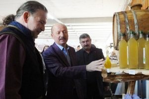 "Fiyat d&uuml;ş&uuml;kl&uuml;ğ&uuml;n&uuml;n sebebi Suriye zeytinyağı değil"