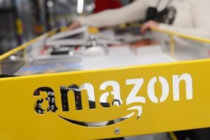 'Babalara &ouml;zel hediyeler' kısmında porno film satan Amazon'a tepki geldi