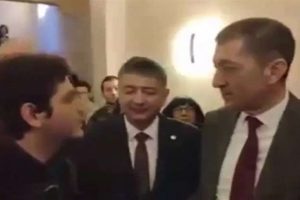 &Ouml;ğrenciler Bakan'ın yanına gidip &ouml;yle bir istekte bulundu ki!