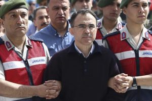 Darbeci general rehineler i&ccedil;in misafirhaneyi hazırlatmış