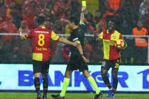 4 futbolcu cezalı duruma d&uuml;şt&uuml;