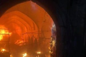 Kerk&uuml;k'teki tarihi 'Kayseri &Ccedil;arşısı'nda ş&uuml;pheli yangın