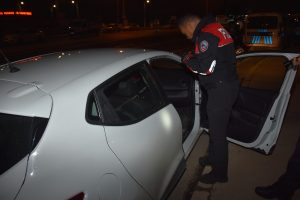 Trafik uygulamasında s&uuml;r&uuml;c&uuml;lere ceza yağdı