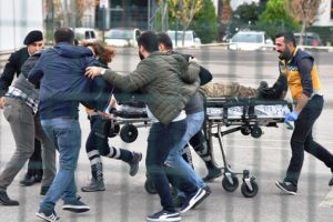 Antalya'da sıcak dakikalar: 2 asker yaralandı, saldırgan &ouml;ld&uuml;r&uuml;ld&uuml;
