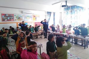 &Ouml;ğrencilere polislik mesleği anlatıldı