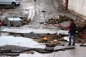 Turistik il&ccedil;ede vatandaşlara anonsla uyarı