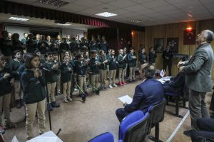 K&uuml;&ccedil;&uuml;klerden oluşan 'dev korodan' b&uuml;y&uuml;klere 'trafik' dersi
